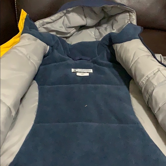 Columbia jacket, brand new.  Big for a youth 10-12 - Picture 4 of 4